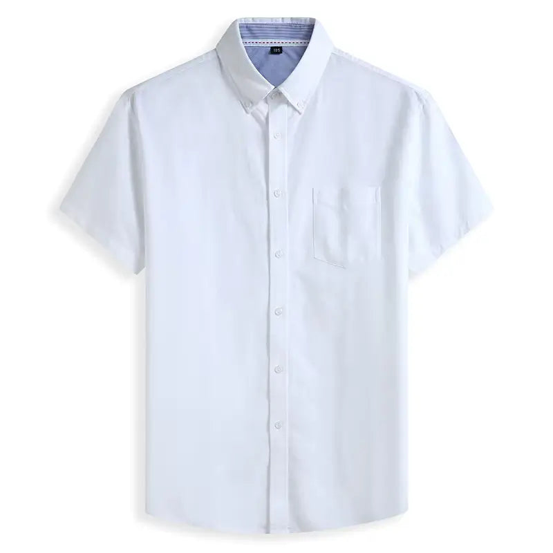 Camisa masculina com fechamento em botões e manga curta, modelagem que se adapta em qualquer corpo.