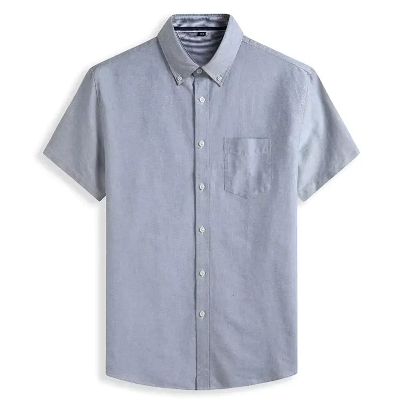 Camisa masculina com fechamento em botões e manga curta, modelagem que se adapta em qualquer corpo.