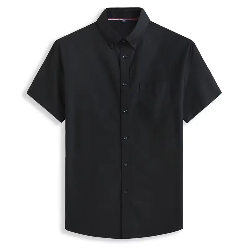 Camisa masculina com fechamento em botões e manga curta, modelagem que se adapta em qualquer corpo.