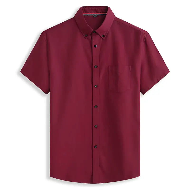 Camisa masculina com fechamento em botões e manga curta, modelagem que se adapta em qualquer corpo.