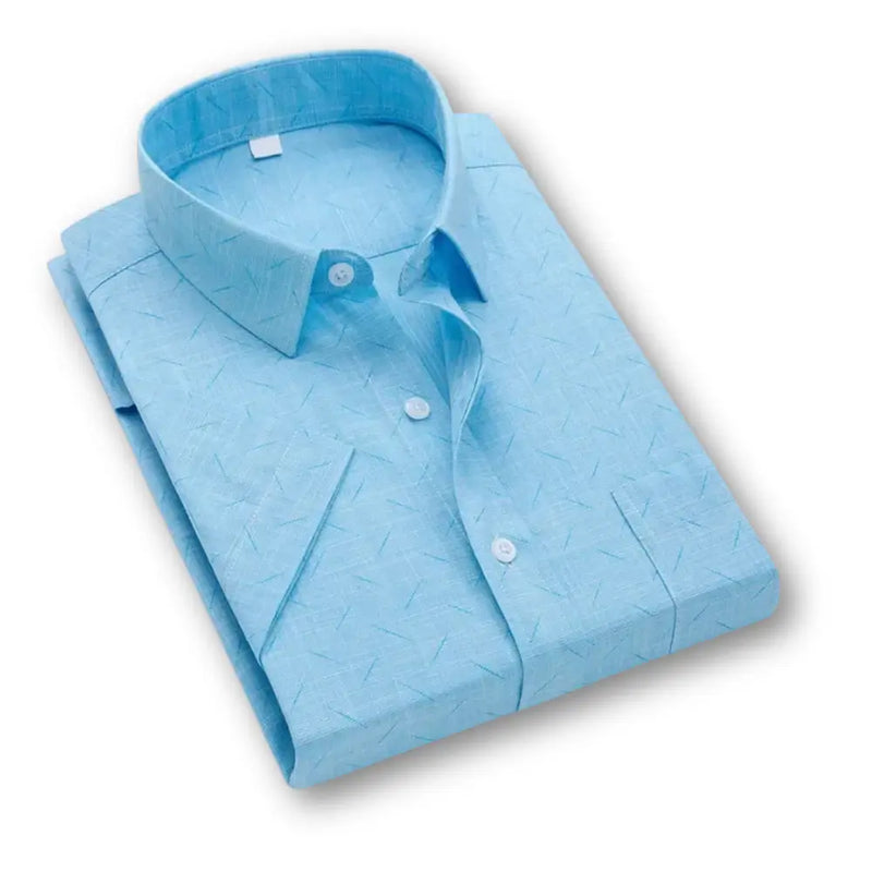 camisa masculina de manga curta com fechamento em botões e estampa detalhada com riscos