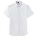Camisa masculina com fechamento em botões e manga curta, modelagem que se adapta em qualquer corpo.