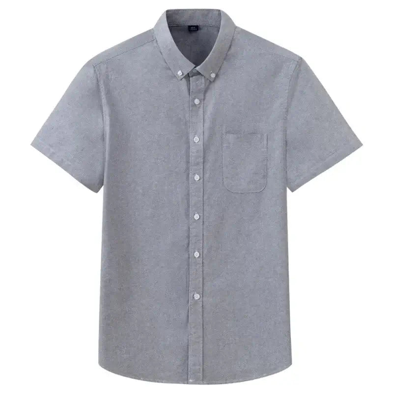 Camisa masculina com fechamento em botões e manga curta, modelagem que se adapta em qualquer corpo.