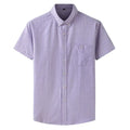 Camisa masculina com fechamento em botões e manga curta, modelagem que se adapta em qualquer corpo.