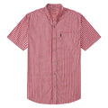 Camisa masculina com fechamento em botões e manga curta, modelagem que se adapta em qualquer corpo.