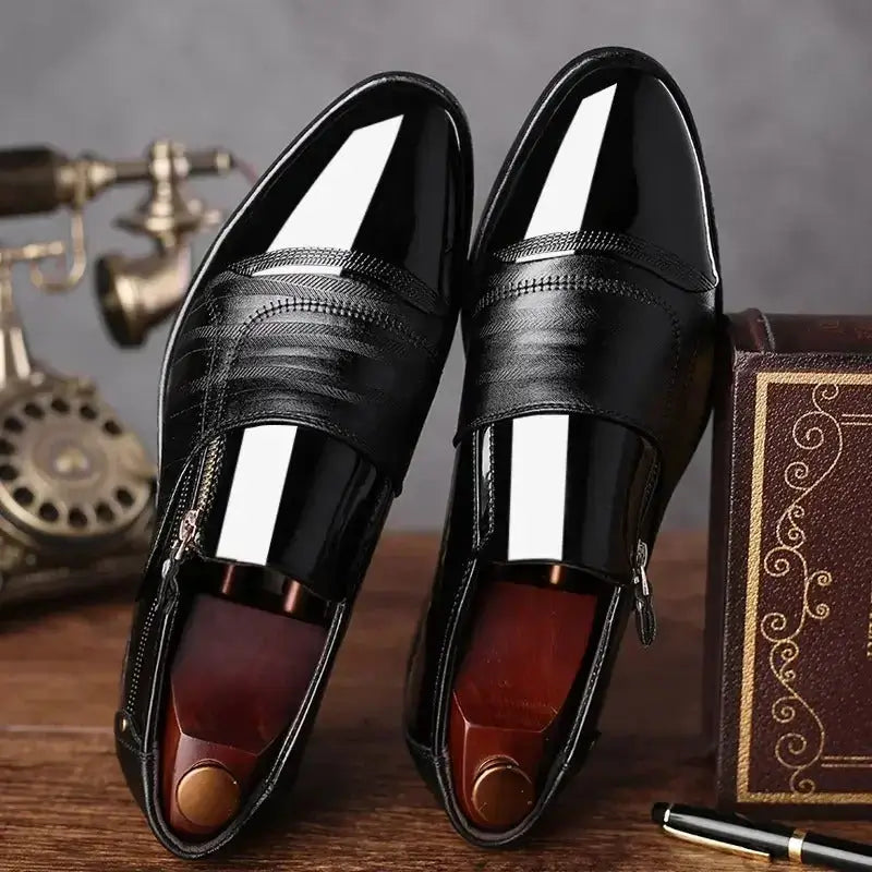 Sapato Social Masculino Em Couro confortável, modelo social, ideal para uso diário e ocasiões especiais.