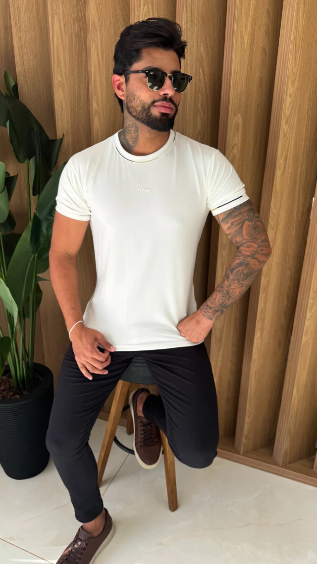 CAMISETA BOSS DETALHES EM NUDE - TOTAL WHITE