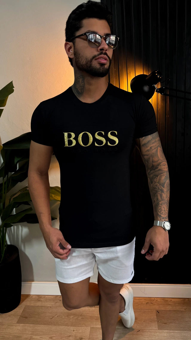 CAMISETA BOSS ESCRITA BRILHOSA - PRETA
